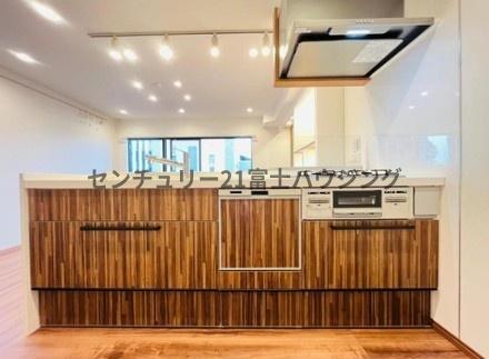 �_�ސ쌧����s����1���� 1-16�̒��Ã}���V�����̃L�b�`��