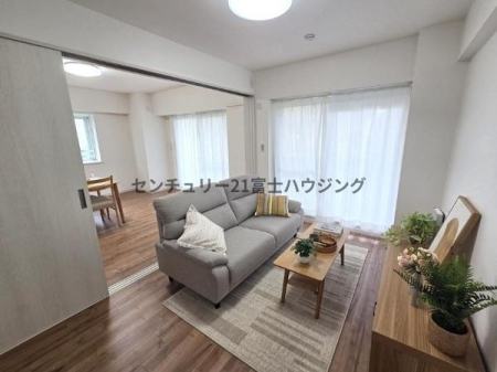 �_�ސ쌧������s����1���ڂ̒��Ã}���V�����̃��r���O