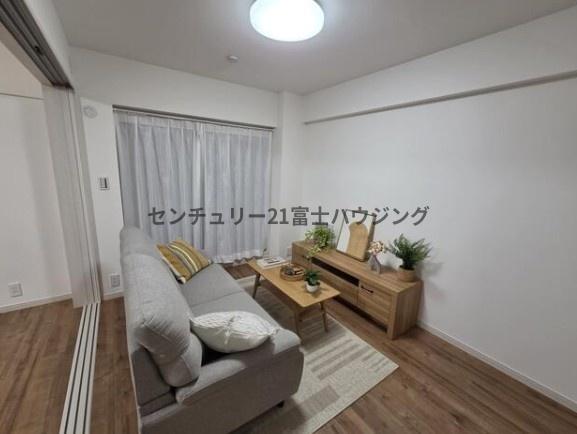�_�ސ쌧������s����1���ڂ̒��Ã}���V�����̃��r���O