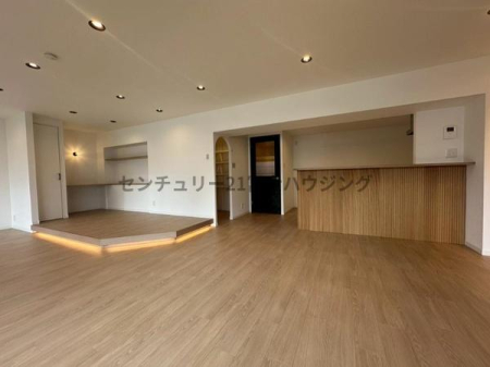 �_�ސ쌧����s�������̒��Ã}���V�����̃��r���O