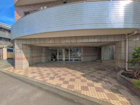 �_�ސ쌧����s����̒��Ã}���V�����̃G���g�����X
