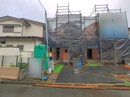 �_�ސ쌧����s���q�̐V�z��ˌ��Ă̑O�ʓ��H�܂ތ��n�ʐ^