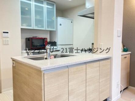 �_�ސ쌧���q�s�ޖ؍�3���ڂ̒��Ã}���V�����̃L�b�`��