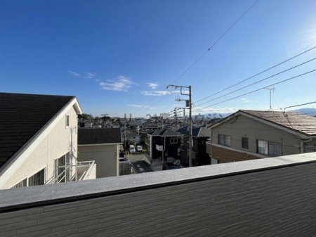 �_�ސ쌧����s�勘�̐V�z��ˌ��Ă̏Z�˂���̒��]�ʐ^