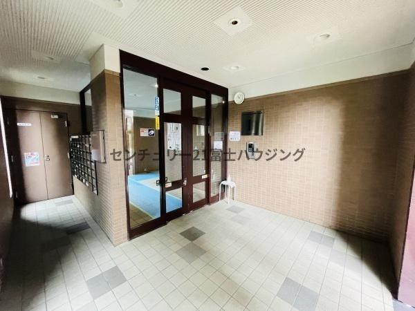 �_�ސ쌧������s�����̒��Ã}���V�����̃G���g�����X
