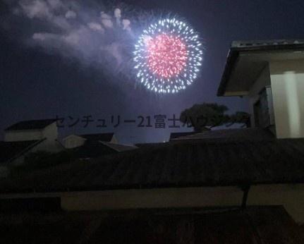 �_�ސ쌧������s���4���ڂ̒��Ã}���V�����̏Z�˂���̒��]�ʐ^