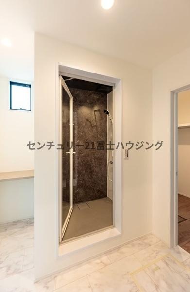�_�ސ쌧����s�����C��3���ڂ̐V�z��ˌ��Ă̗���