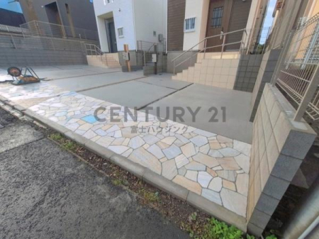 �_�ސ쌧����s����5���ڂ̐V�z��ˌ��Ă̒��ԏ�