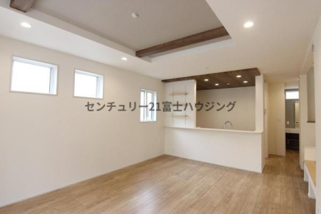 �_�ސ쌧������s���c2���ڂ̐V�z��ˌ��Ẵ��r���O