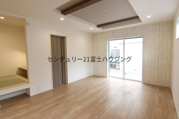 �_�ސ쌧������s���c2���ڂ̐V�z��ˌ��Ẵ��r���O