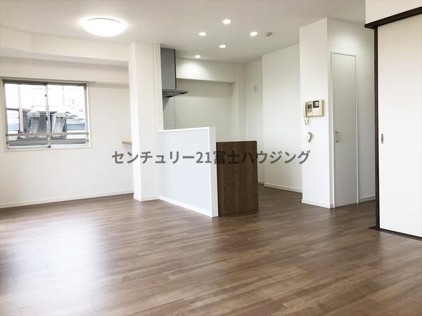 �_�ސ쌧������s�ԉH���̒��Ã}���V�����̃��r���O