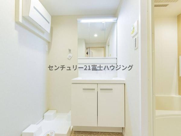 �_�ސ쌧���q�s��3���ڂ̒��Ã}���V�����̐��ʑ�E���ʏ�