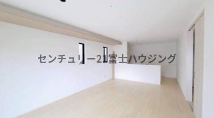�_�ސ쌧����s�{����1���ڂ̐V�z��ˌ��Ẵ��r���O