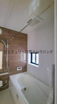 �_�ސ쌧����s�{����1���ڂ̐V�z��ˌ��Ă̗���