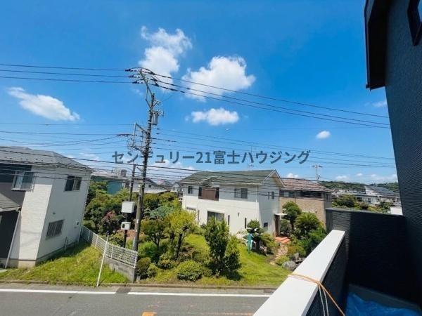 �_�ސ쌧����s�H��3���ڂ̐V�z��ˌ��Ă̏Z�˂���̒��]�ʐ^